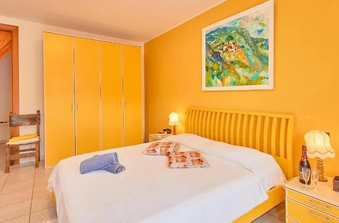 בית נופש Casa Flora *